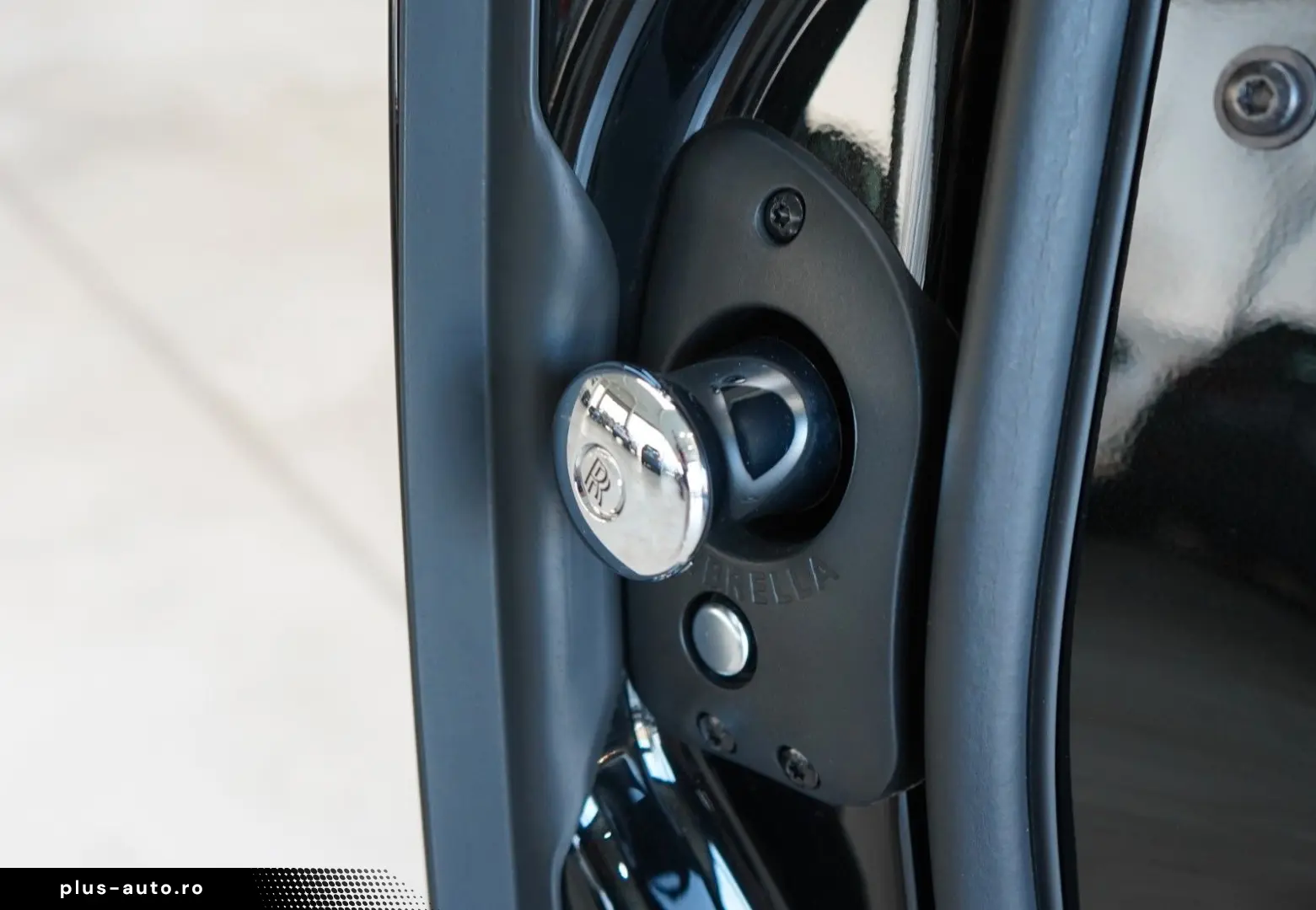 ROLLS ROYCE Cullinan BLACK BADGE MANSORY STARLIGHT BESPOKE