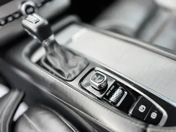 VOLVO XC90 INSCRIPTION    D5    LED