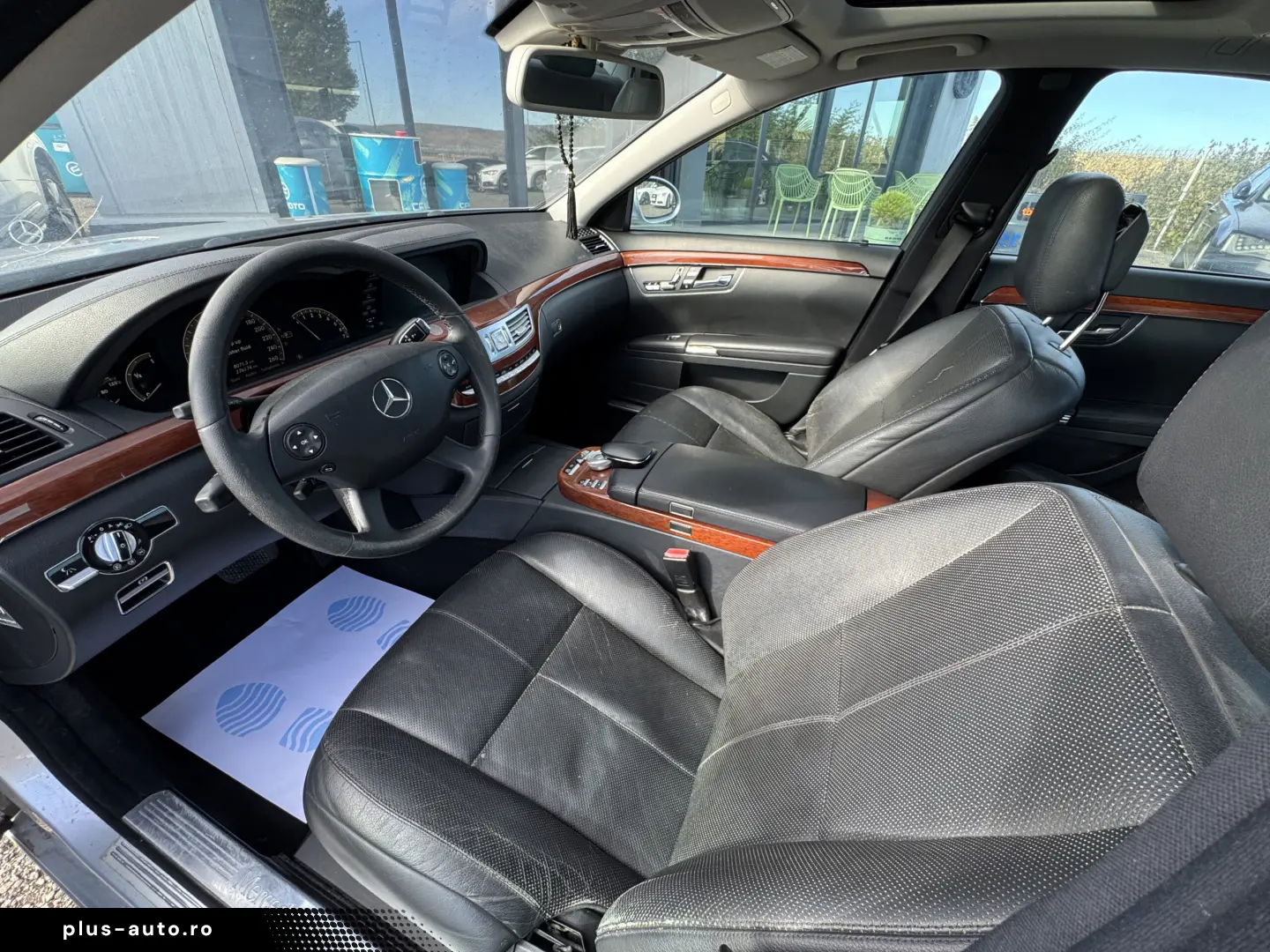 MERCEDES-BENZ S350    272 CP