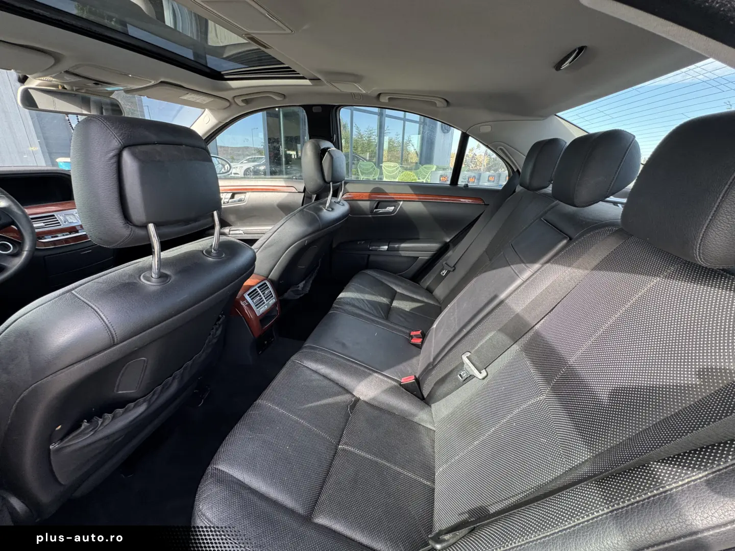 MERCEDES-BENZ S350    272 CP