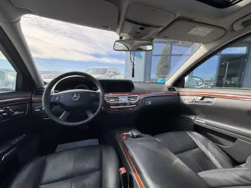 MERCEDES-BENZ S350    272 CP