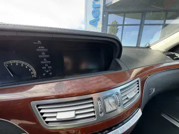 MERCEDES-BENZ S350    272 CP