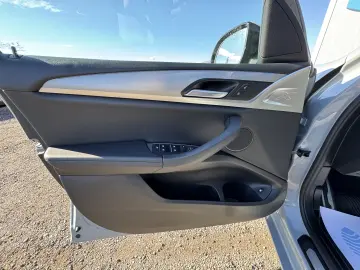 BMW X3 30E    xDrive