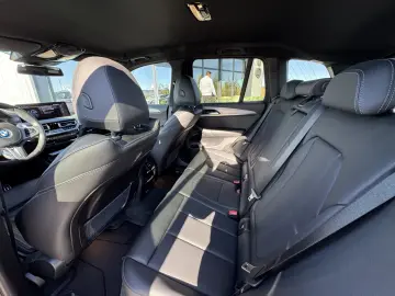 BMW X3 30E    xDrive