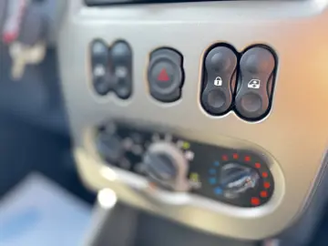 DACIA SANDERO    1.2 MPI 16V