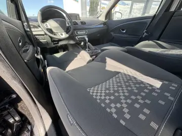 RENAULT MEGANE    1.5 dCi    AUTOMAT