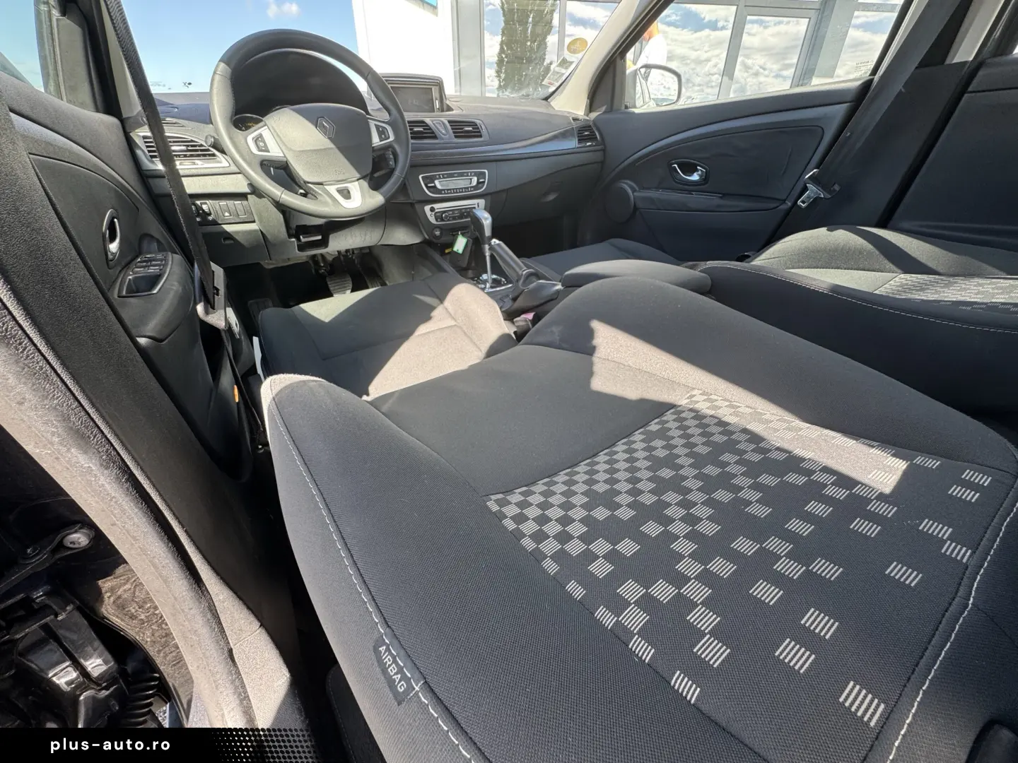 RENAULT MEGANE    1.5 dCi    AUTOMAT