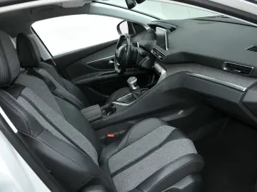 Peugeot 3008 1.2 PureTech Turbo S&S Allure