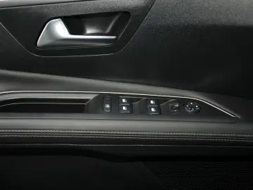 Peugeot 3008 1.2 PureTech Turbo S&S Allure