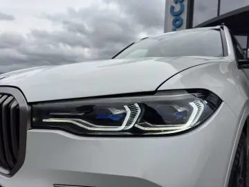 BMW X7 M50d    FARURI LASER