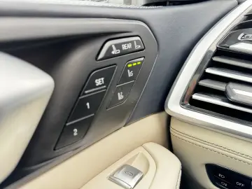 BMW X7 M50d    FARURI LASER