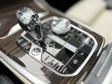 BMW X7 M50d    FARURI LASER