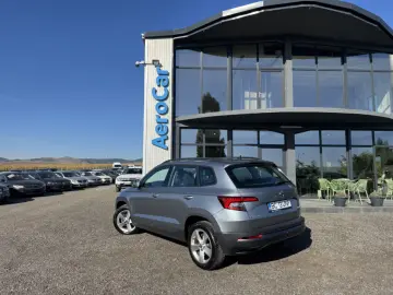 SKODA KAROQ    AUTOMAT