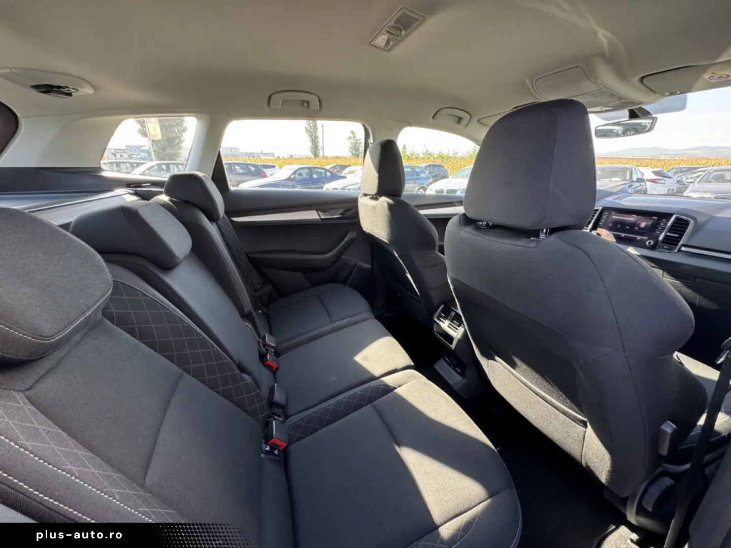 SKODA KAROQ    AUTOMAT