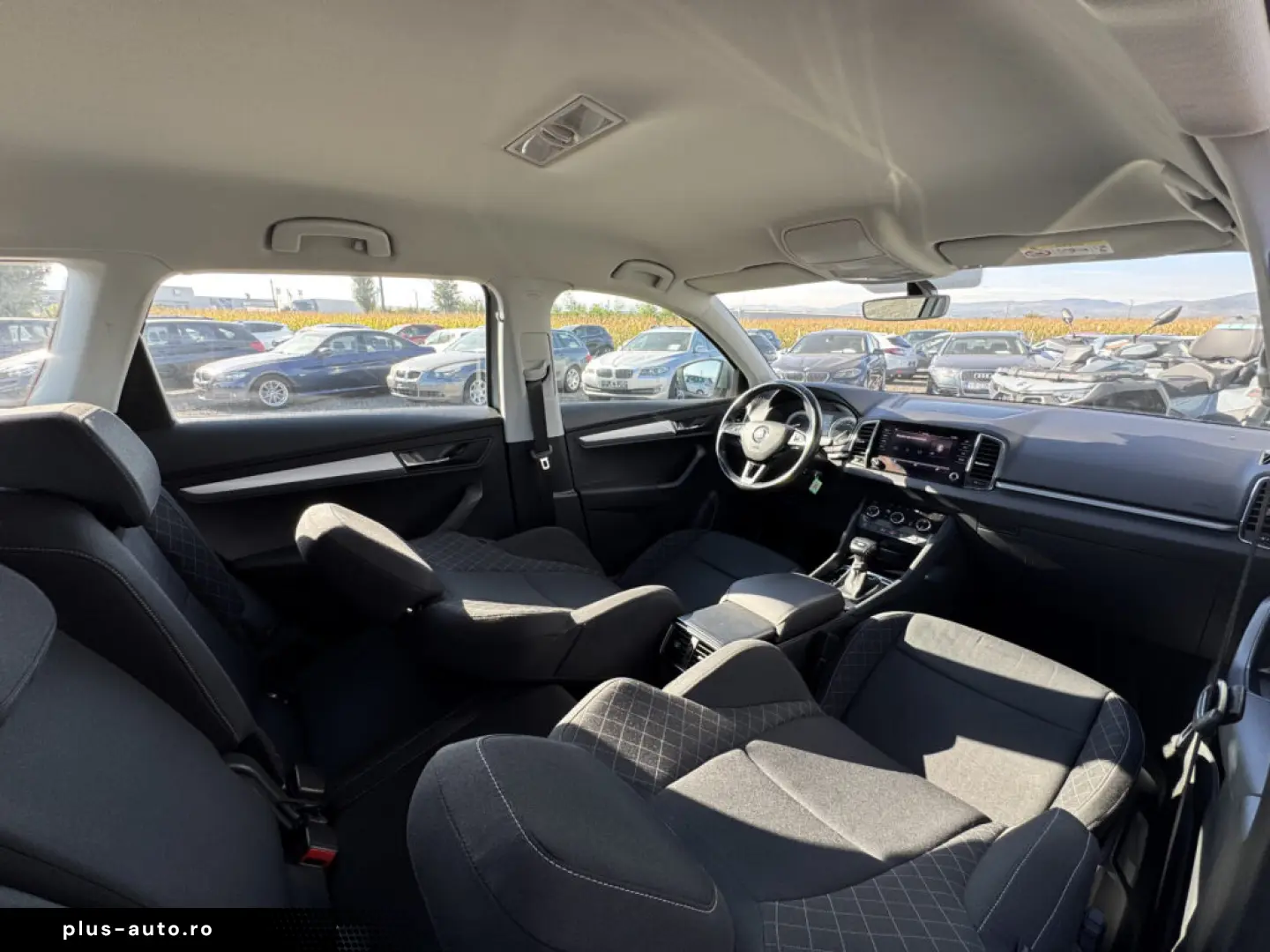 SKODA KAROQ    AUTOMAT