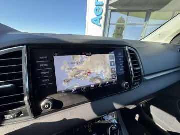 SKODA KAROQ    AUTOMAT