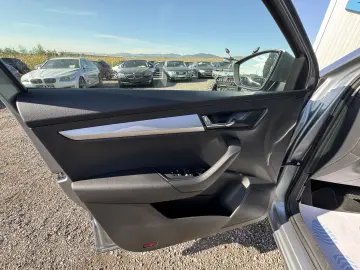SKODA KAROQ    AUTOMAT