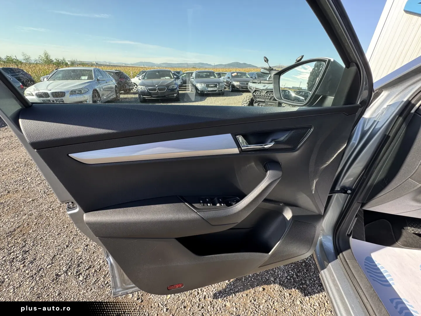 SKODA KAROQ    AUTOMAT