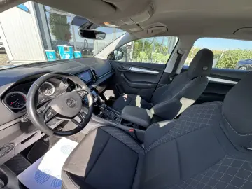 SKODA KAROQ    AUTOMAT
