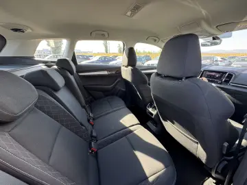 SKODA KAROQ    AUTOMAT