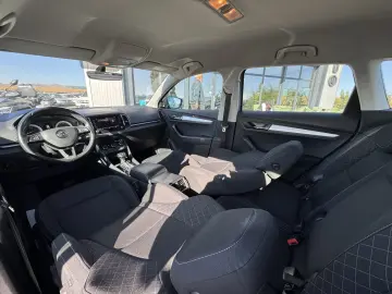 SKODA KAROQ    AUTOMAT