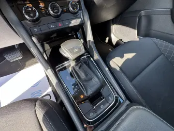 SKODA KAROQ    AUTOMAT