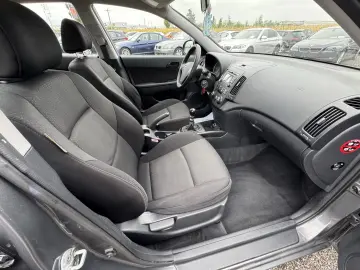 HYNDAI I30    110 CP    AER CONDITIONAT