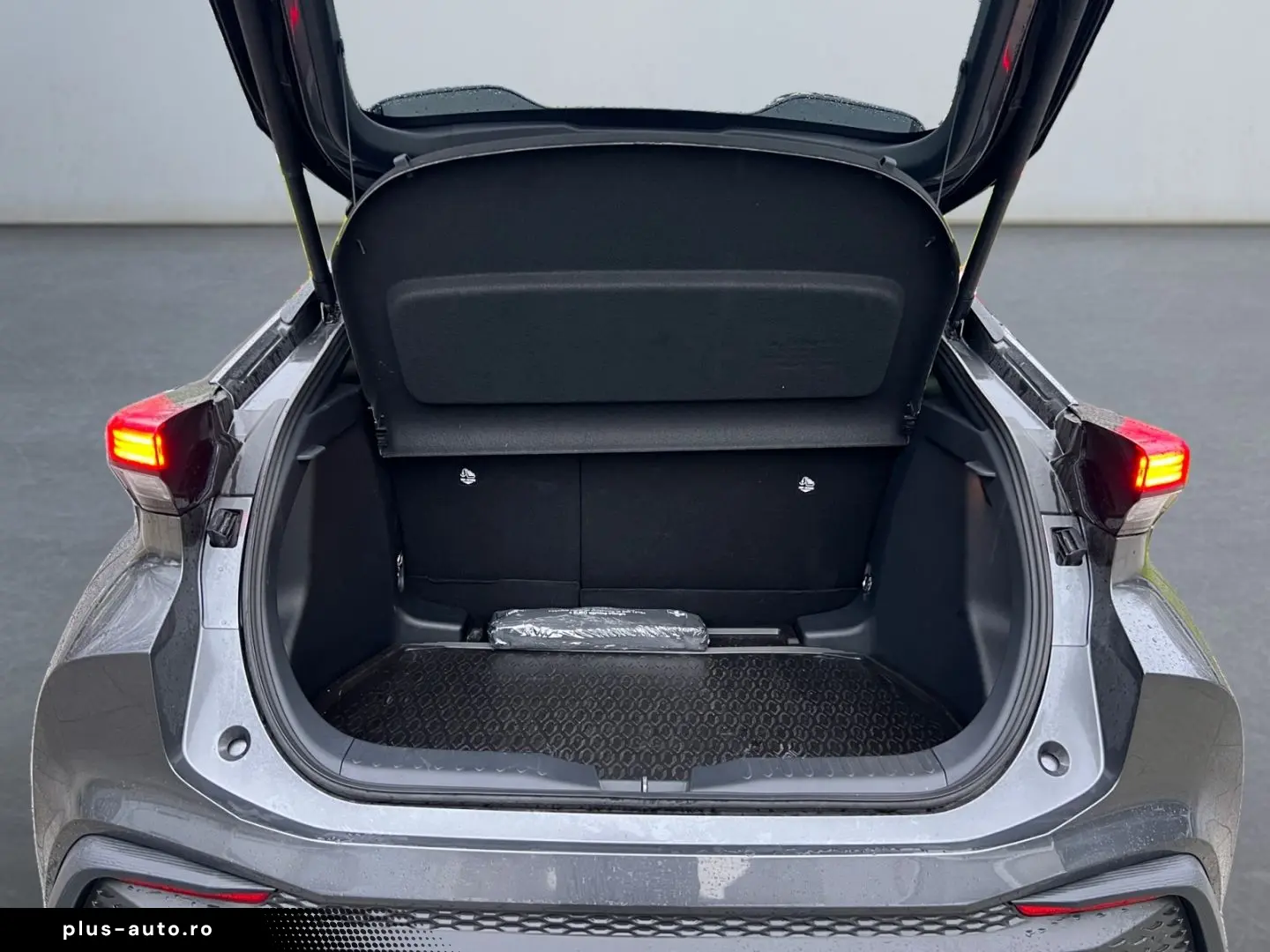 TOYOTA C-HR 1.8 Hybrid Team Deutschland  Technik-Paket