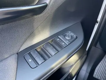 TOYOTA C-HR 2.0 Plug-in-Hybrid Teamplayer  WR el. Heck