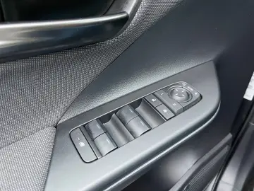 TOYOTA C-HR 1.8 Hybrid Team D  Navi LED CarPlay el Heck