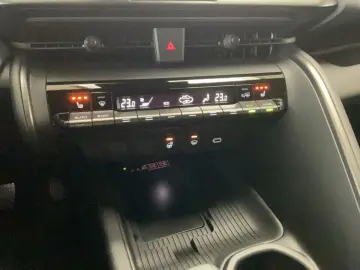 TOYOTA C-HR 1.8 Hybrid Team D   Technik-Paket LED Navi