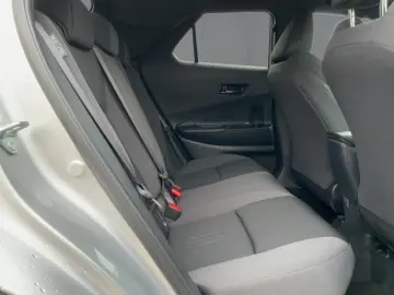 TOYOTA C-HR 2.0 Hyb. Team D    Automatik