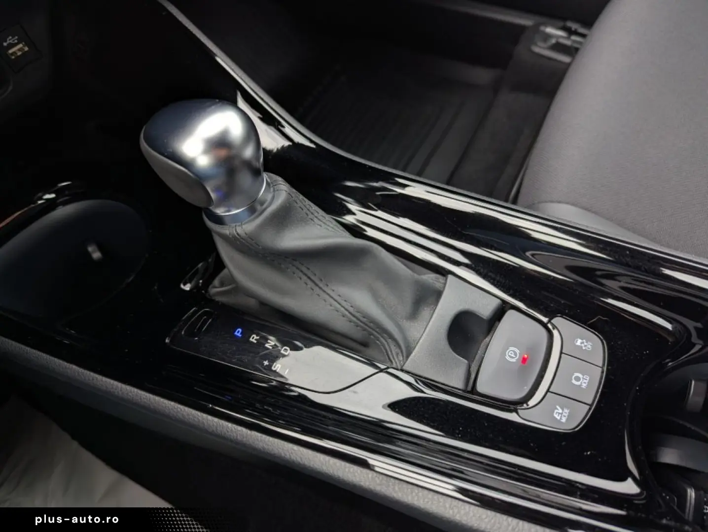 TOYOTA C-HR 2.0 Hybrid Team Deutschland