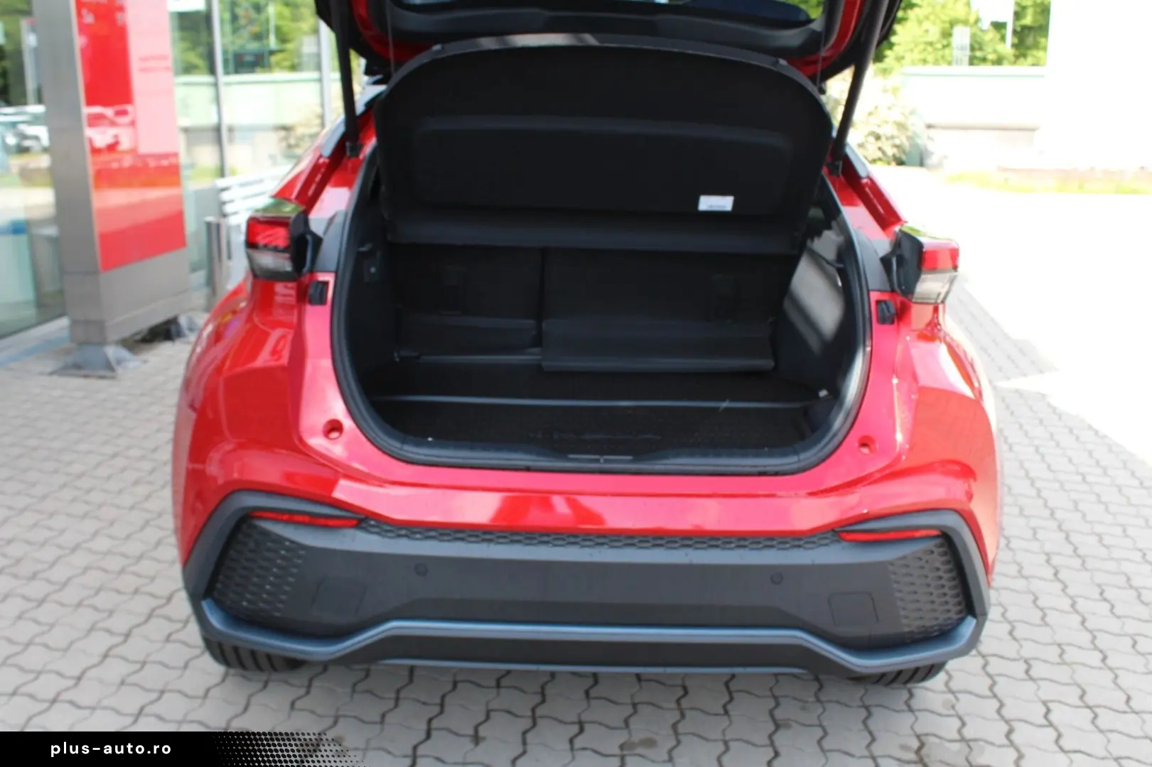 TOYOTA C-HR Plug-In Hybrid FWD Team Deutschland LED PDC