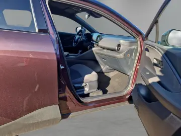 TOYOTA C-HR Plug-In Hybrid Team D Navi LED ACC El. Heck