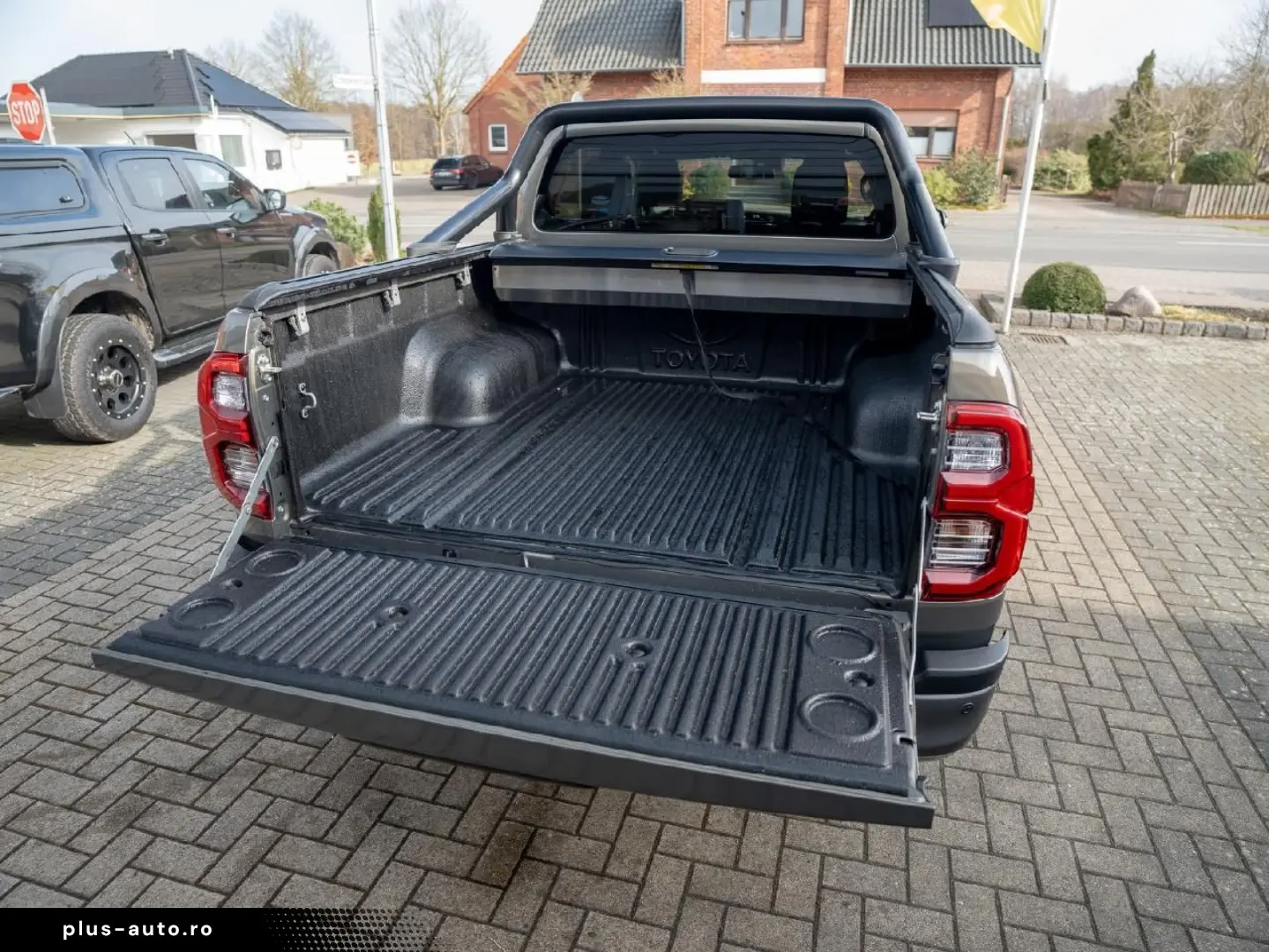 TOYOTA Hilux Double Cab Invincible 4x4