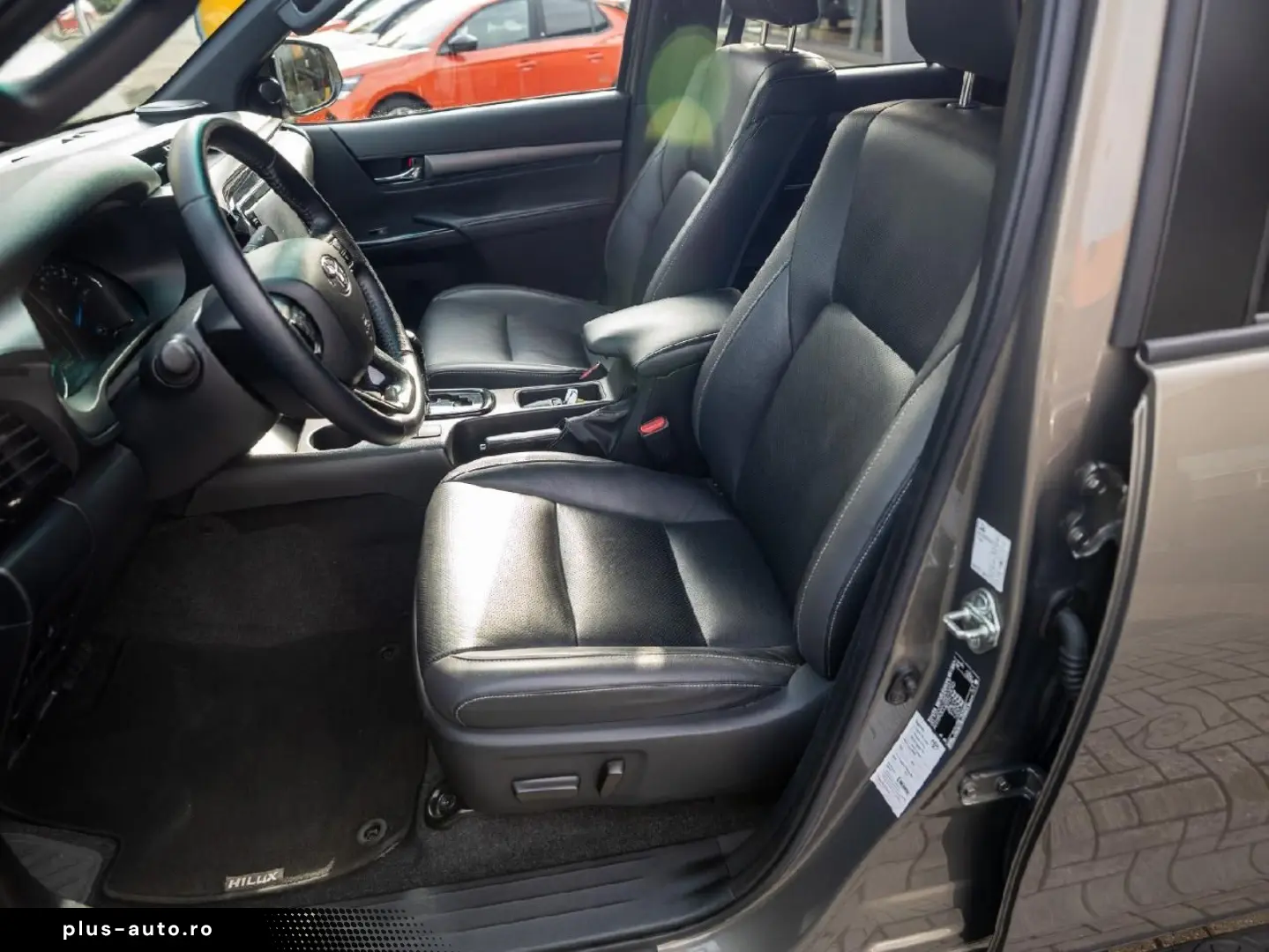 TOYOTA Hilux Double Cab Invincible 4x4