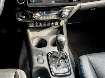 TOYOTA Hilux Double Cab Invincible 4x4