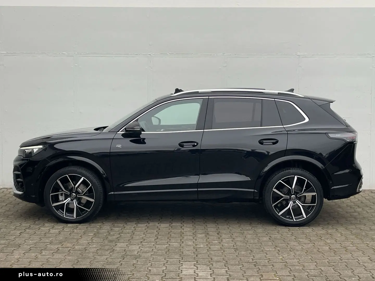 VW Tiguan 2.0 TDI R-Line 4Motion AHK Pano 360 Kamer