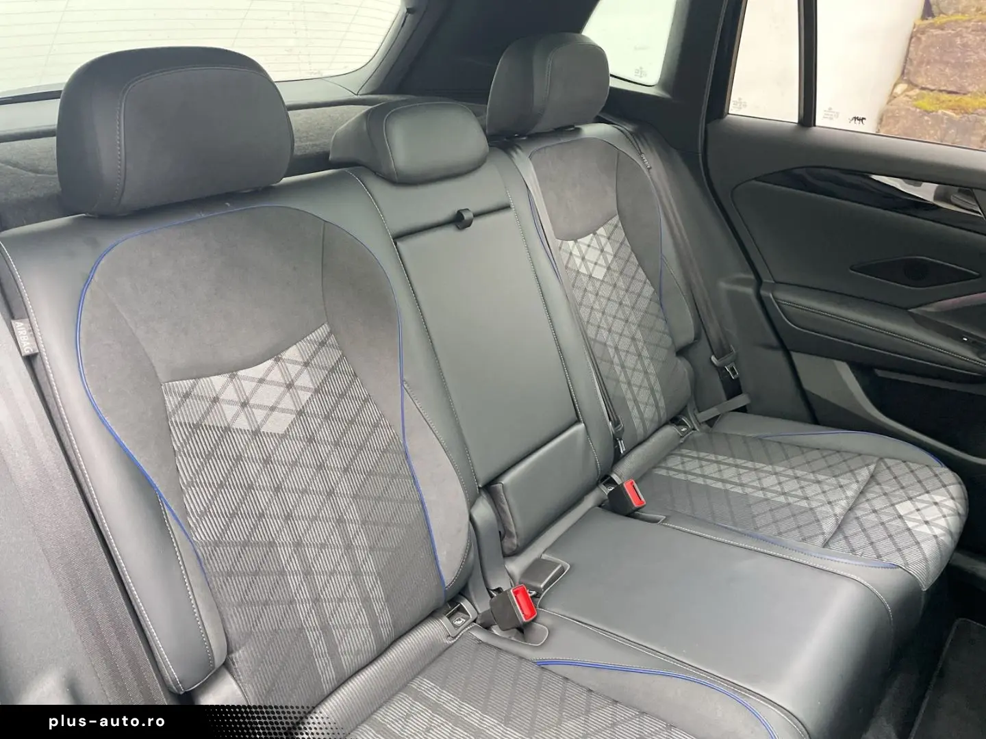 VW Tiguan 2.0 TDI R-Line 4Motion AHK Pano 360 Kamer