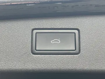 VW Tiguan 2.0 TDI R-Line 4Motion AHK Pano 360 Kamer