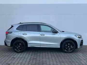 VW Tiguan 2.0 TDI 4M R-Line Standhzg AHK HUD 360 Ka
