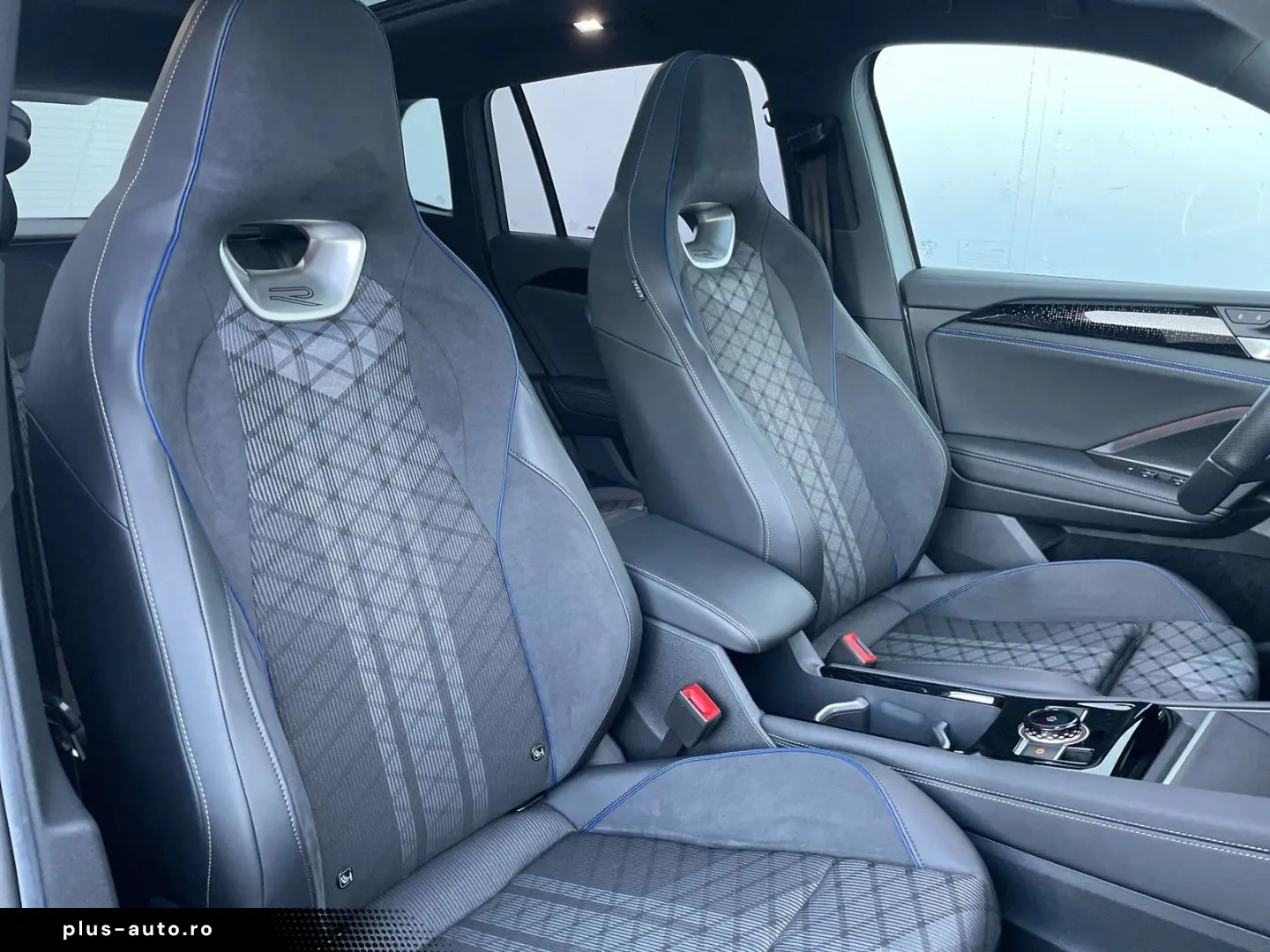 VW Tiguan 2.0 TDI 4M R-Line Standhzg AHK HUD 360 Ka