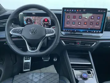 VW Tiguan 2.0 TDI 4M R-Line Standhzg AHK HUD 360 Ka