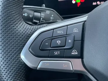 VW Tiguan 2.0 TDI 4M R-Line Standhzg AHK HUD 360 Ka