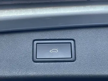 VW Tiguan 2.0 TDI 4M R-Line Standhzg AHK HUD 360 Ka