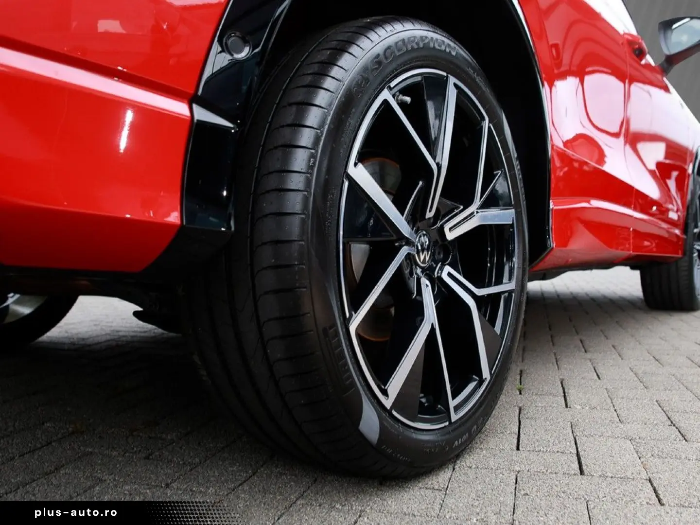 VW Tiguan 2.0 TDI DSG 4M R-Line AHK  Standhzg.  Pan