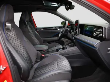 VW Tiguan 2.0 TDI DSG 4M R-Line AHK  Standhzg.  Pan