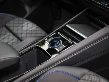 VW Tiguan 2.0 TDI DSG 4M R-Line AHK  Standhzg.  Pan