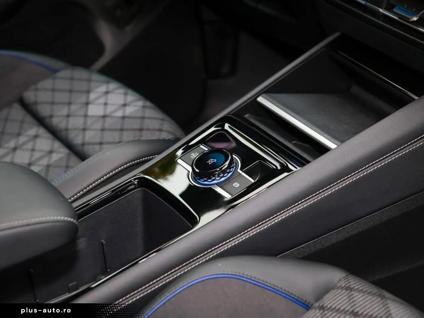 VW Tiguan 2.0 TDI DSG 4M R-Line AHK  Standhzg.  Pan